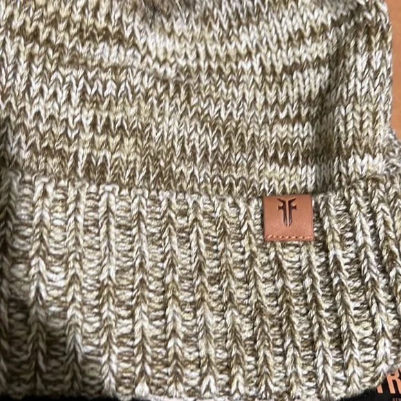 NIB Frye Genuine Leather CARD WALLET & BEANIE Brown & White Hat NEW IN BOX - Picture 4 of 6